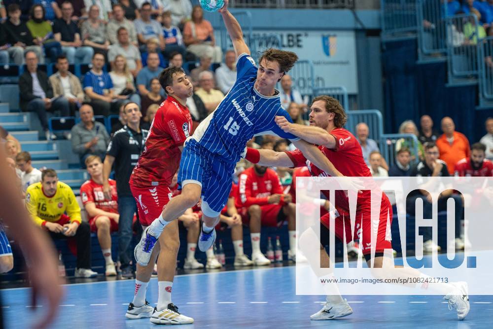 Miro Schluroff, Rueckraum, (VfL Gummersbach 15), Johannes Golla, Kreislaeufer, (MT Melsungen 14), VfL Gummersbach vs. MT Melsungen,, Opel Handball Bundesliga, Herren , 3. Spieltag, 05.09.2026 Gummersbach NRW Deutschland