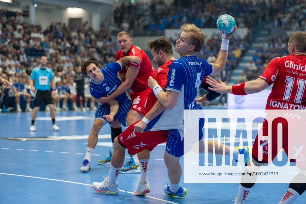 Ellidi Snaer Vidarsson, Kreislaeufer, (VfL Gummersbach 4), Miro Schluroff, Rueckraum, (VfL Gummersbach 15), Dimitri Ignatow, Aussen, (MT Melsungen 11), VfL Gummersbach vs. MT Melsungen,, Opel Handball Bundesliga, Herren , 3. Spieltag, 05.09.2026 Gummersbach NRW Deutschland
