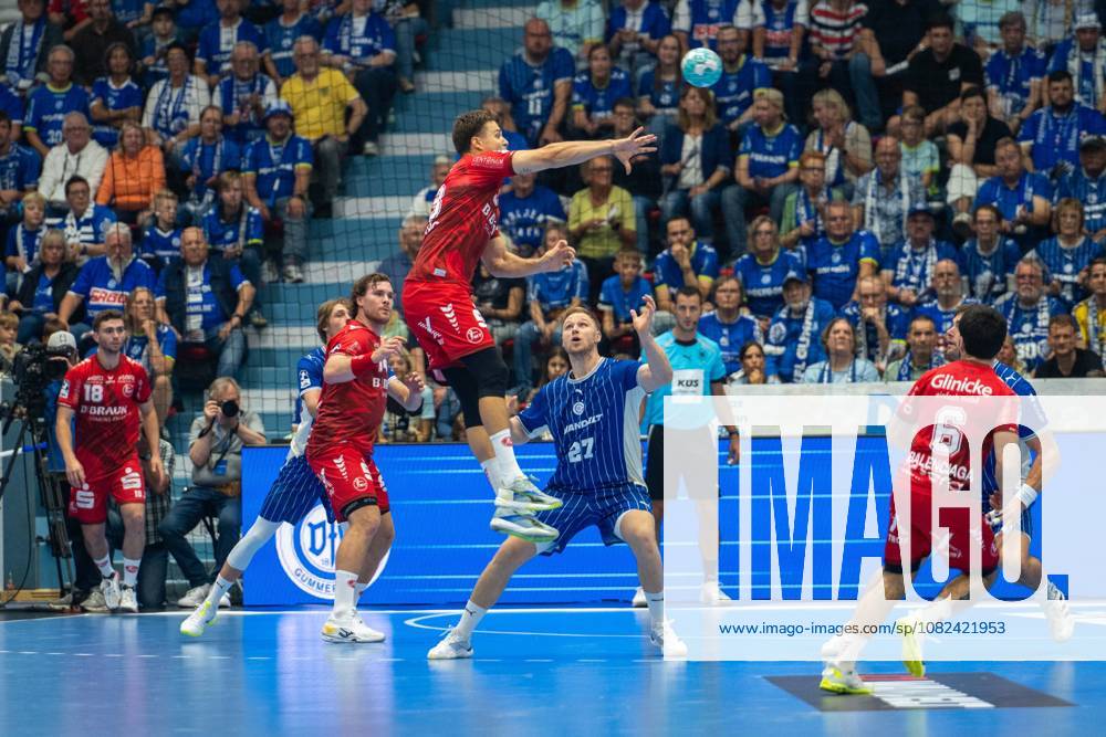 Kristjan HorÅ¾en, Kreislaeufer, (VfL Gummersbach 27), Erik Balenciaga, Rueckraum, (MT Melsungen 6), VfL Gummersbach vs. MT Melsungen,, Opel Handball Bundesliga, Herren , 3. Spieltag, 05.09.2026 Gummersbach NRW Deutschland