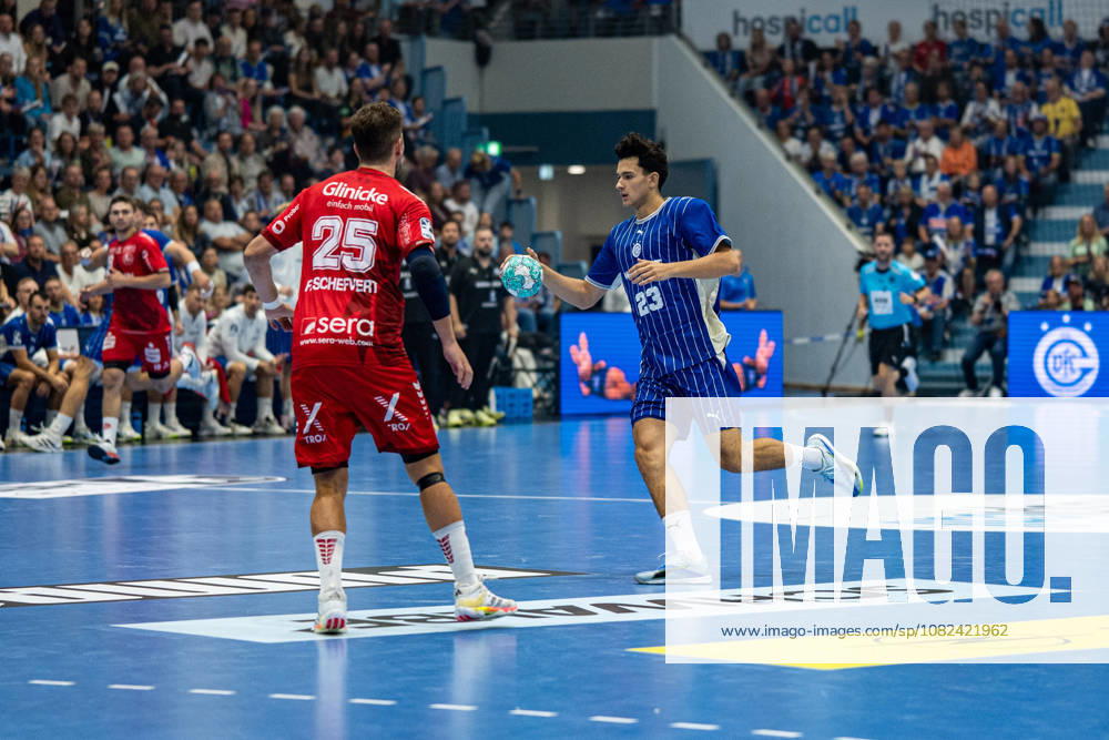 Opel Handball Bundesliga, VfL Gummersbach - MT Melsungen, 05.09.2026 Olle Forsell Schefvert (MT Melsungen 25), Nikola RoganoviÄ‡ (VfL Gummersbach 23), ; Opel Handball Bundesliga, VfL Gummersbach - MT Melsungen
