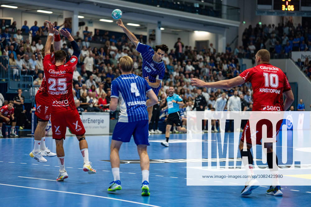 Opel Handball Bundesliga, VfL Gummersbach - MT Melsungen, 05.09.2026 Olle Forsell Schefvert (MT Melsungen 25), Ellidi Vidarsson (VfL Gummersbach 4), Nikola Roganović (VfL Gummersbach 23), Dainis KriÅ¡topÄns (MT Melsungen 10), ; Opel Handball Bundesliga, VfL Gummersbach - MT Melsungen