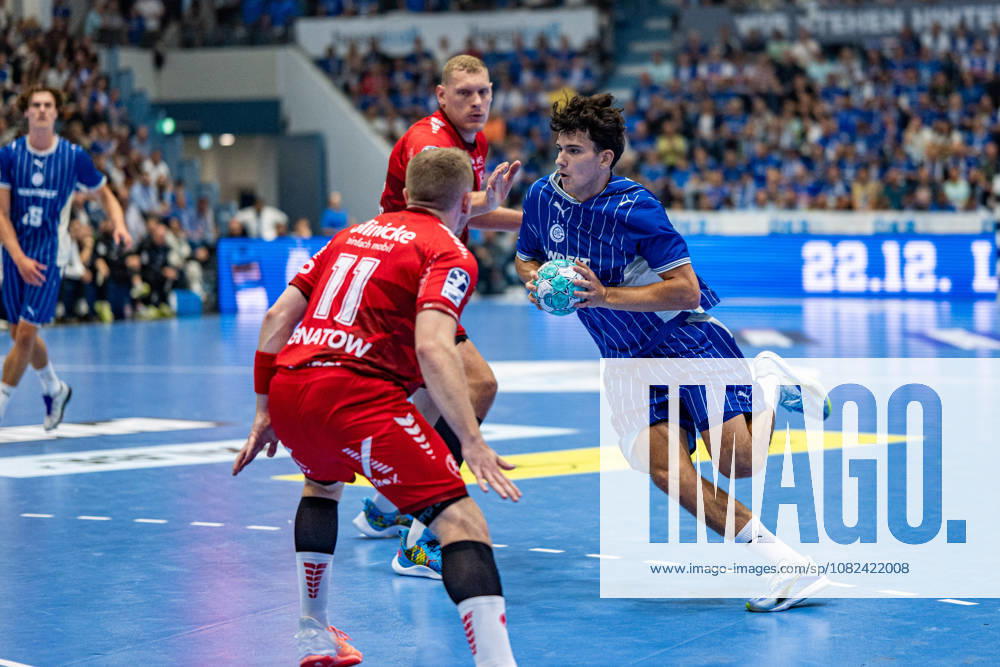 Opel Handball Bundesliga, VfL Gummersbach - MT Melsungen, 05.09.2026 Dimitri Ignatow (MT Melsungen 11), Nikola RoganoviÄ‡ (VfL Gummersbach 23), ; Opel Handball Bundesliga, VfL Gummersbach - MT Melsungen