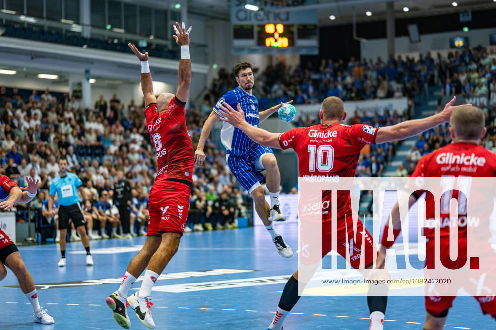 Opel Handball Bundesliga, VfL Gummersbach - MT Melsungen, 05.09.2026 Alex Dujshebaev (VfL Gummersbach 10), Dainis KriÅ¡topÄns (MT Melsungen 10), Dimitri Ignatow (MT Melsungen 11), ; Opel Handball Bundesliga, VfL Gummersbach - MT Melsungen
