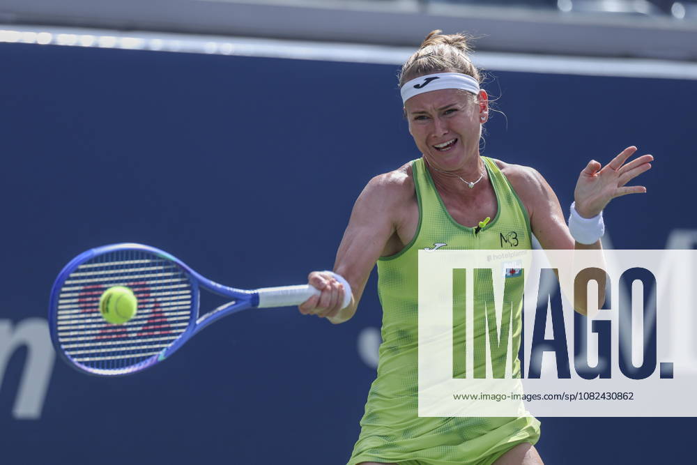 US Open tennis tournament - Day 7 Marie Bouzkova of Czechia in action against Iga Swiatek of Poland during the Womens Singles round 3 of the US Open Tennis Championships at the USTA Billie Jean King National Tennis Center in Flushing Meadows, New York, USA, 05 September 2026. The 2026 US Open tournament runs from 23 August through 13 September. FLUSHING MEADOWS NEW YORK United States