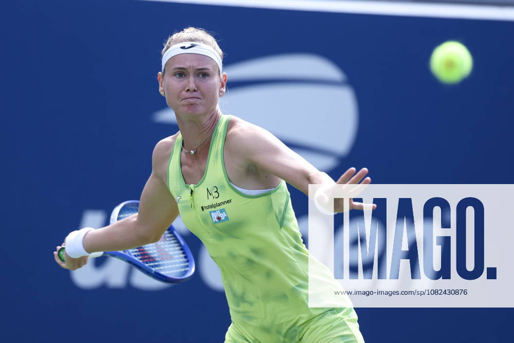 US Open tennis tournament - Day 7 Marie Bouzkova of Czechia in action against Iga Swiatek of Poland during the Womens Singles round 3 of the US Open Tennis Championships at the USTA Billie Jean King National Tennis Center in Flushing Meadows, New York, USA, 05 September 2026. The 2026 US Open tournament runs from 23 August through 13 September. FLUSHING MEADOWS NEW YORK United States