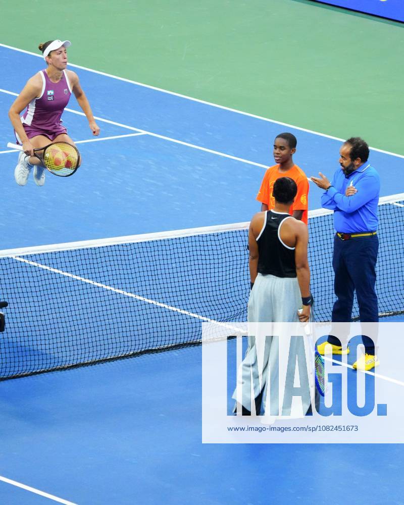 Naomi Osaka makes her way onto Louis Armstrong Court for her match against Elise Mertens 2026 US Open, Day Seven, USTA Billie Jean King National Tennis Center, New York, USA - 05 Sep 2026New York USTA Billie Jean King National T New York (NY) United States of America