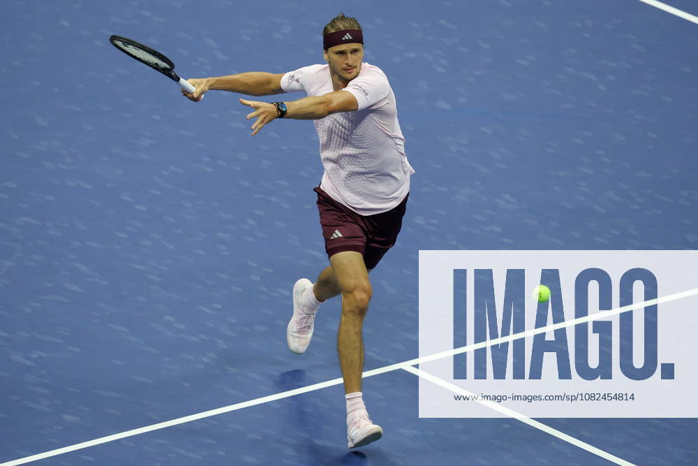 US Open tennis tournament - Day 7 Alexander Zverev of Germany in action against Alejandro Tabilo of Chile during the Mens Singles third round of the US Open Tennis Championships in Flushing Meadows, New York, USA, 05 September 2026. FLUSHING MEADOWS NEW YORK United States