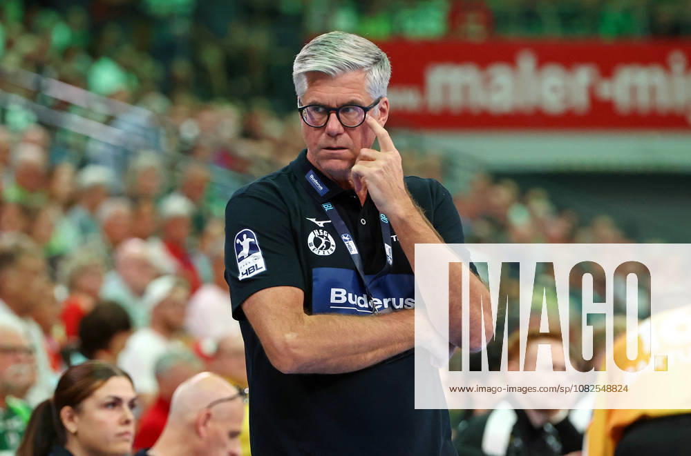 Handball Opel Handball-Bundesliga, HSG Wetzlar - ThSV Eisenach Trainer Runar Sigtryggsson (HSG Wetzlar) Wetzlar Buderus Arena Hessen Deutschland (DE)
