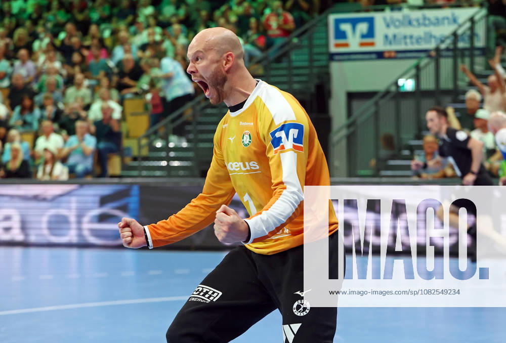 Handball Opel Handball-Bundesliga, HSG Wetzlar - ThSV Eisenach Jubel bei Bart Ravensbergen (HSG Wetzlar) Wetzlar Buderus Arena Hessen Deutschland (DE)