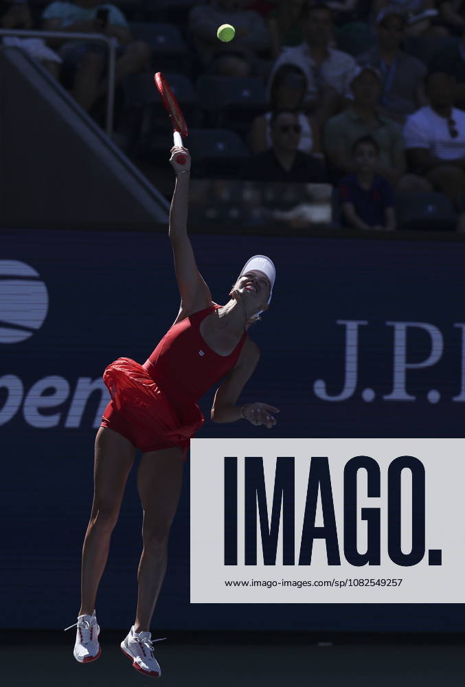 US Open tennis tournament - Day 9 Anastasia Potapova of Austria serves against Mirra Andreeva of Russia during the Women s Singles round 4 of the US Open Tennis Championships at the USTA Billie Jean King National Tennis Center in Flushing Meadows, New York, USA, 07 September 2026. The 2026 US Open tournament runs from 23 August through 13 September. FLUSHING MEADOWS NEW YORK United States
