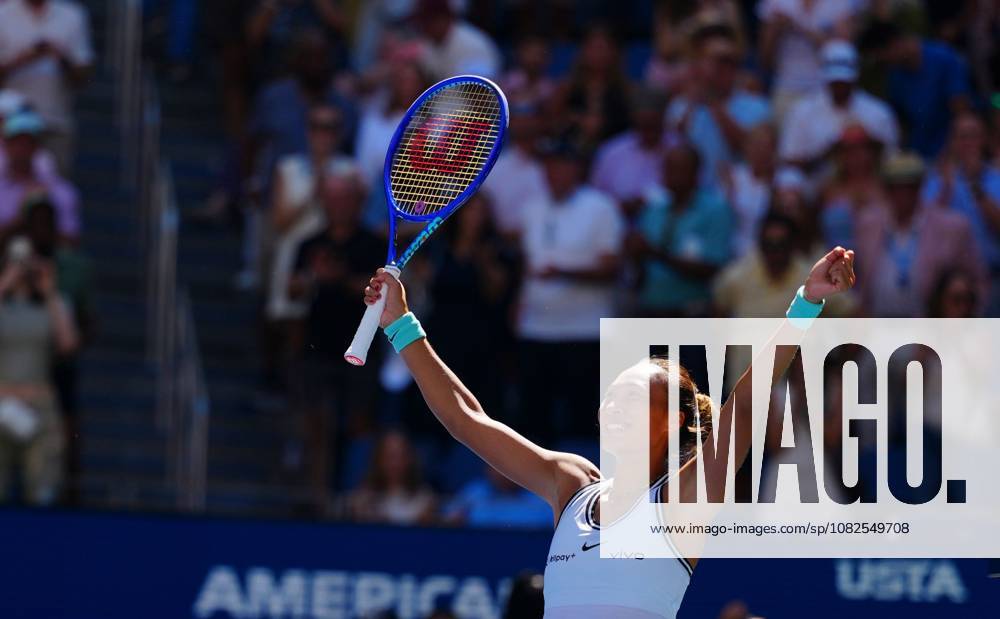 Qinwen Zheng celebrates her win over Iga Swiatek 2026 US Open, Day Nine, USTA Billie Jean King National Tennis Center, New York, USA - 07 Sep 2026New York USTA Billie Jean King National T New York (NY) United States of America