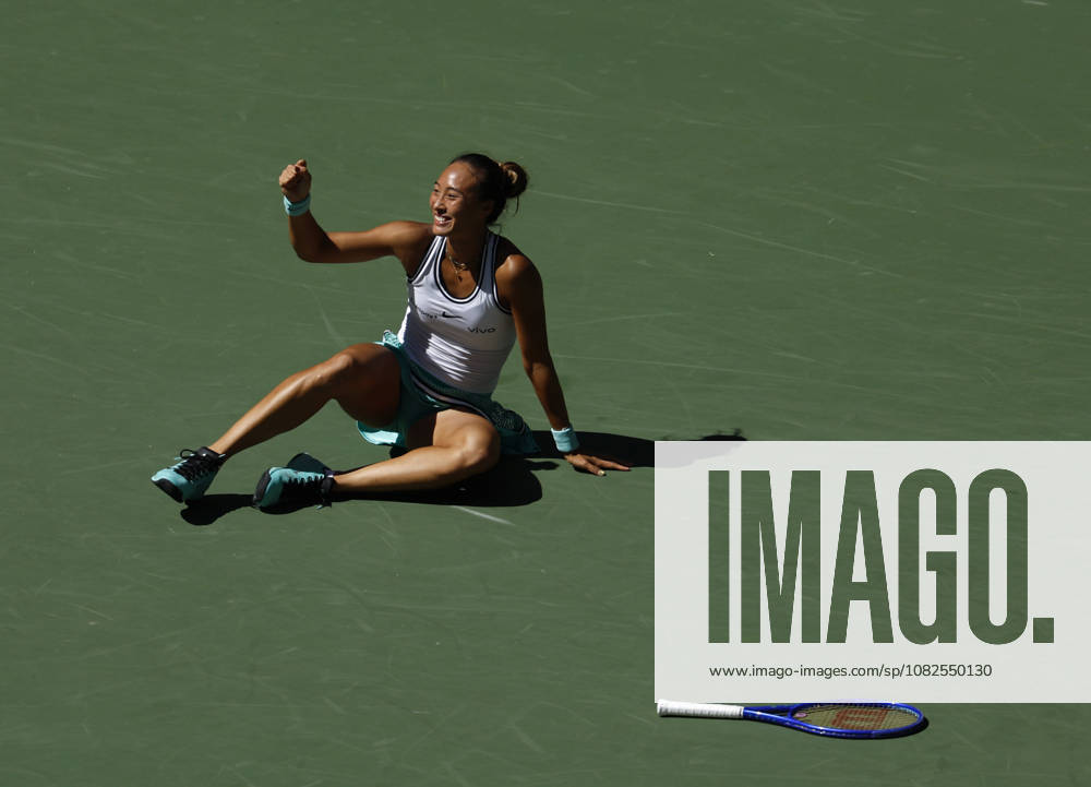 Qinwen Zheng of China celebrates after match point defeating Iga.Swiatek of Poland in straight sets in the 4th round in Arthur Ashe Stadium at the 2026 US Open Tennis Championship at the USTA Billie Jean King National Tennis Center in New York City on Monday, September 7, 2026. NYP20260907101 JOHNxANGELILLO