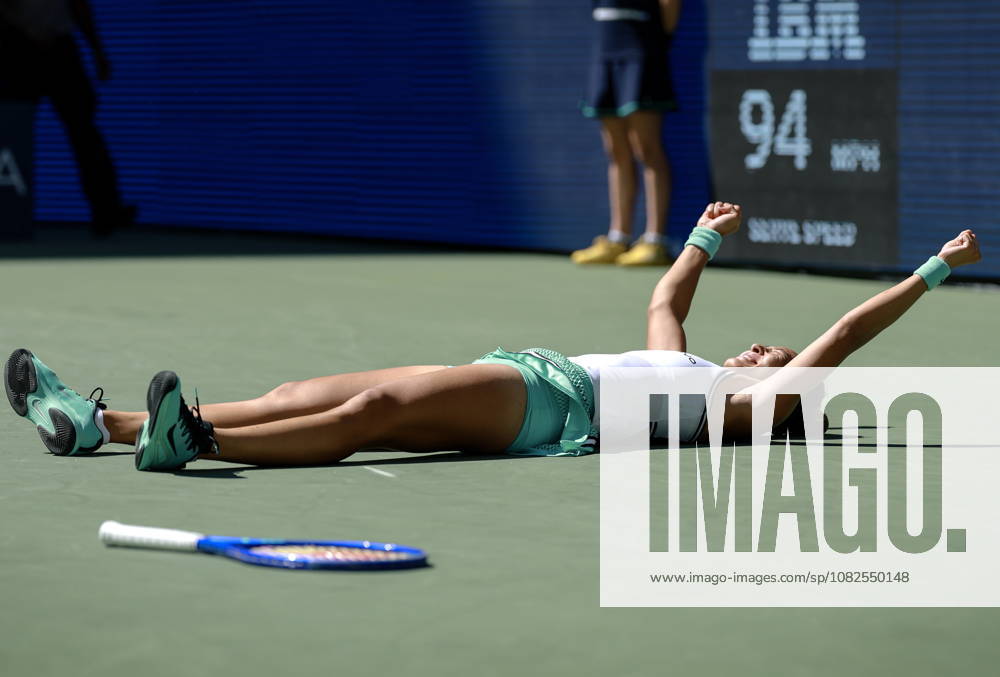 US Open tennis tournament - Day 9 Qinwen Zheng of China celebrates her victory against against Iga Swiatek of Poland during the Women s Singles round 4 of the US Open Tennis Championships at the USTA Billie Jean King National Tennis Center in Flushing Meadows, New York, USA, 07 September 2026. The 2026 US Open tournament runs from 23 August through 13 September. FLUSHING MEADOWS NEW YORK United States