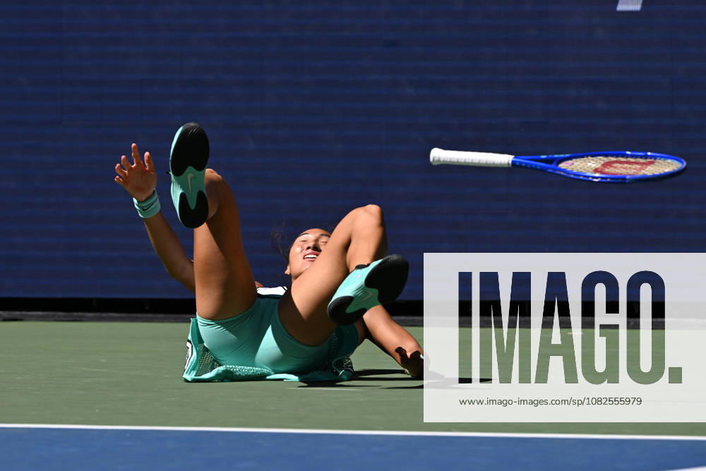 FLUSHING NY- SEPTEMBER 07: Qinwen Zheng reacts after defeating Iga SwiÄÖtek on Arthur Ashe Stadium during Day 14 of the 2026 US Openat the USTA Billie Jean King National Tennis Center on September 7, 2026 in Flushing Queens.