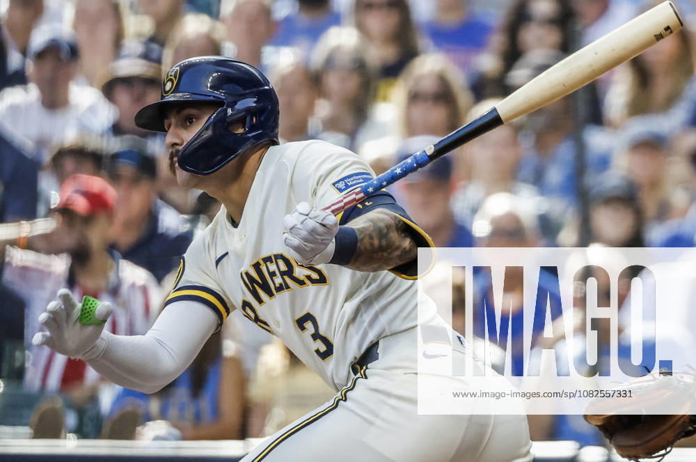 Milwaukee Brewers shortstop Joey Ortiz hits a double in the eighth inning of the MLB, Baseball Herren, USA game between the Chicago Cubs and the Milwaukee Brewers at American Family Field in Milwaukee, Wisconsin on Monday, September 7, 2026. The Brewers defeated the Cubs 4-3. MIL20260907827 TANNENxMAURY
