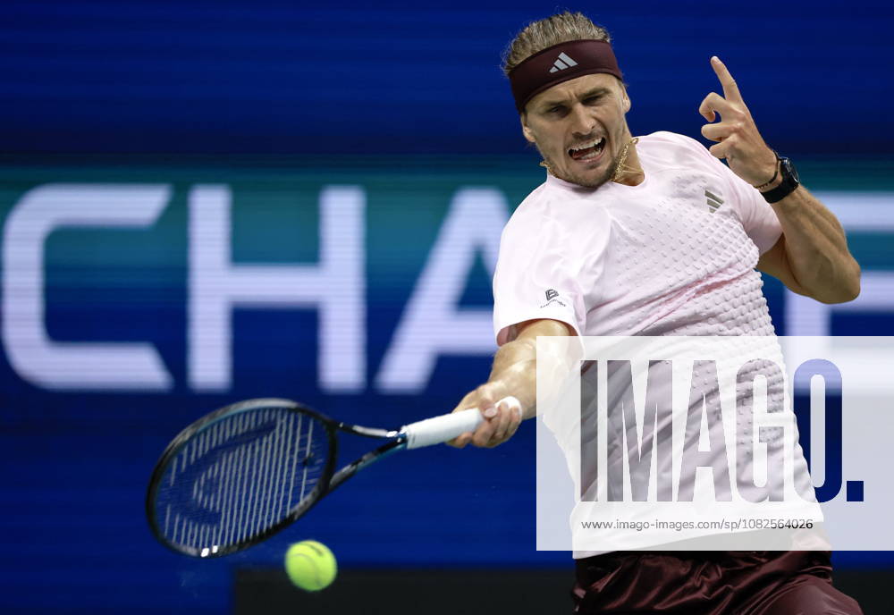 US Open tennis tournament - Day 9 Alexander Zverev of Germany in action against Luciano Darderi of Italy during their men s singles fourth round match at the US Open Tennis Championships at the USTA Billie Jean King National Tennis Center in Flushing Meadows, New York, USA, 07 September 2026. The 2026 US Open tournament runs from 23 August through 13 September. FLUSHING MEADOWS NEW YORK United States