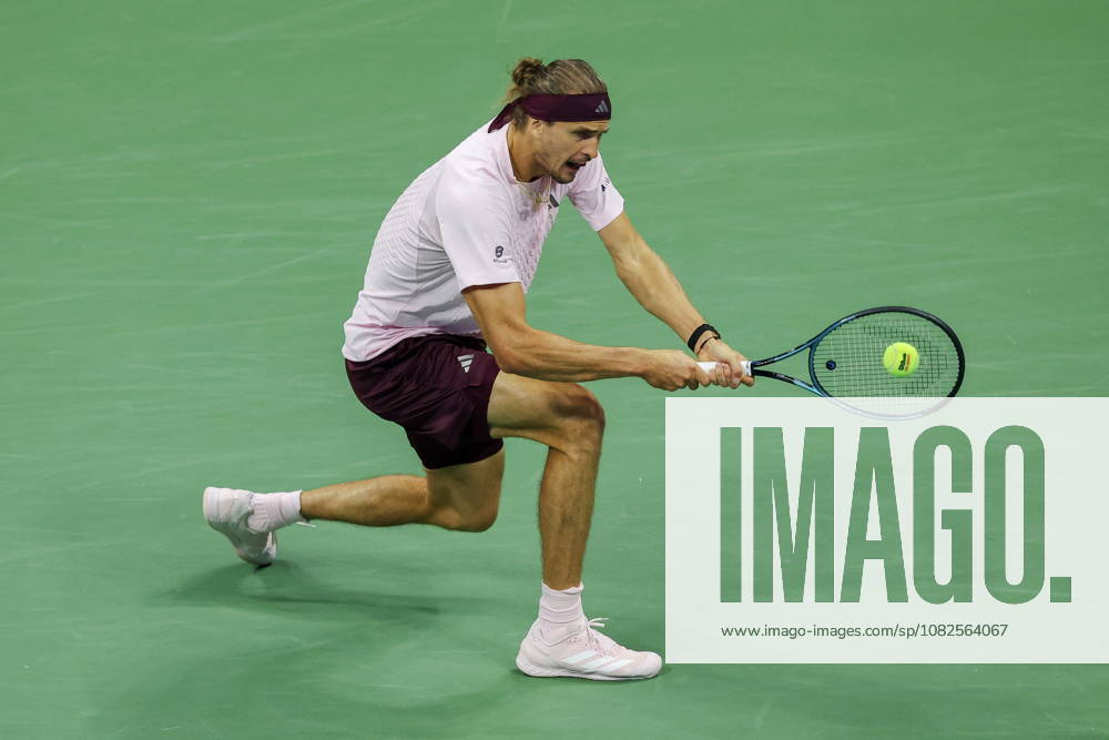 US Open tennis tournament - Day 9 Alexander Zverev of Germany in action against Luciano Darderi of Italy during their Mens Singles round 4 match of the US Open Tennis Championships at the USTA Billie Jean King National Tennis Center in Flushing Meadows, New York, USA, 07 September 2026. FLUSHING MEADOWS NEW YORK United States