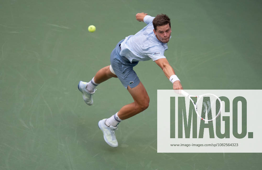 2026 US Open - Day 9 NEW YORK, NEW YORK - SEPTEMBER 7: Alexander Blockx of Belgium returns a shot during his match against Francisco Cerundolo of Argentina during the 2026 US Open - Day 9 at USTA Billie Jean King National Tennis Center on September 7, 2026 in New York, New York. New York USTA Billie Jean King National Tennis Center New York United States