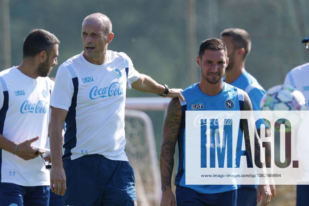 Napolis head coach Massimiliano Allegri, Napolis Matteo Politano During training at the SSC Napoli sports center, Champions League Napoli - Arsenal Castel Volturno (CE) on September 08 , 2026