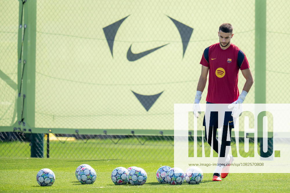 Spain-UEFA Champions League Media Day FC Barcelona, Barca v Feyenoord in Barcelona, Spain. UEFA Champions League media day. Joan Garcia (1), goalkeeper of FC Barcelona during a training session ahead of the UEFA Champions League match between FC Barcelona and Feyenoord Rotterdam in Ciutat Esportiva Joan Gamper, Barcelona, Spain, on September 8, 2026. Barcelona Ciutat Esportiva Joan Gamper Barcelona Spain