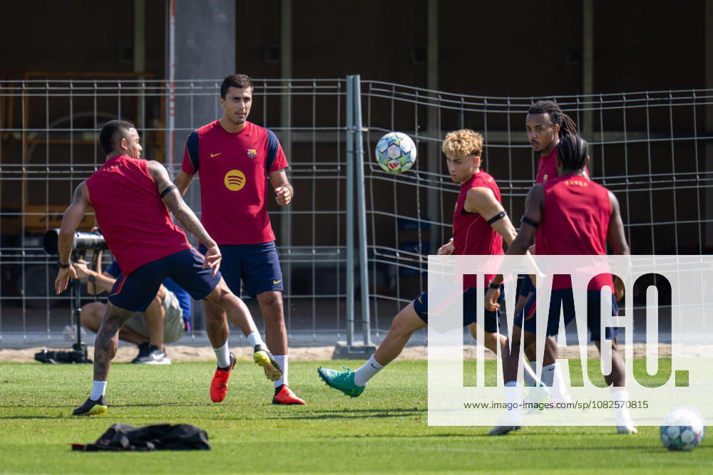Spain-UEFA Champions League Media Day FC Barcelona, Barca v Feyenoord in Barcelona, Spain. UEFA Champions League media day. FC Barcelona players during a training session ahead of the UEFA Champions League match between FC Barcelona and Feyenoord Rotterdam in Ciutat Esportiva Joan Gamper, Barcelona, Spain, on September 8, 2026. Barcelona Ciutat Esportiva Joan Gamper Barcelona Spain