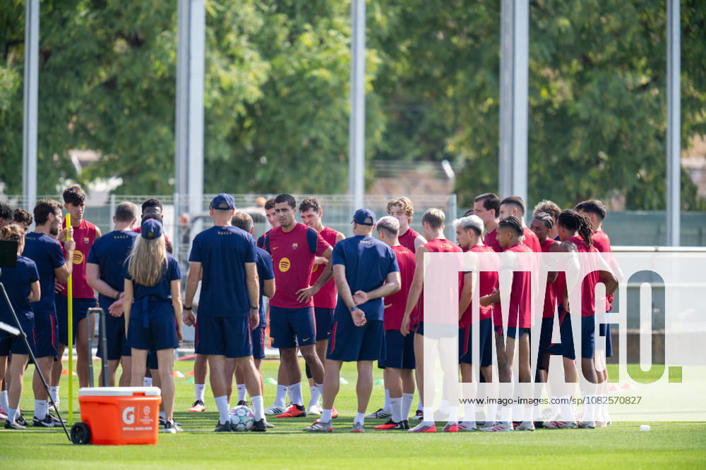Spain-UEFA Champions League Media Day FC Barcelona, Barca v Feyenoord in Barcelona, Spain. UEFA Champions League media day. FC Barcelona players during a training session ahead of the UEFA Champions League match between FC Barcelona and Feyenoord Rotterdam in Ciutat Esportiva Joan Gamper, Barcelona, Spain, on September 8, 2026. Barcelona Ciutat Esportiva Joan Gamper Barcelona Spain