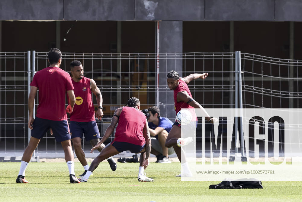 Alejandro Balde during the training day of FC Barcelona, Barca ahead UEFA Champions League 2026 27, football match against Feyenoord at Ciutat Esportiva Joan Gamper on September 08, 2026 in Sant Joan Despi, Barcelona, Spain. Sant Joan Despi Spain - ZUMAa181 20260908_zaa_a181_014