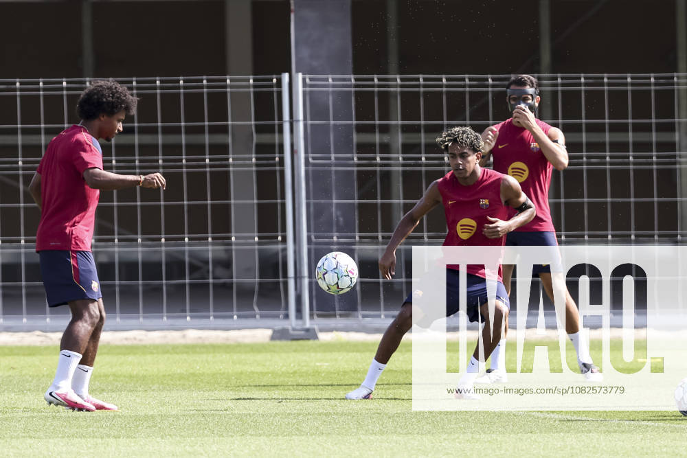 Lamine Yamal during the training day of FC Barcelona, Barca ahead UEFA Champions League 2026 27, football match against Feyenoord at Ciutat Esportiva Joan Gamper on September 08, 2026 in Sant Joan Despi, Barcelona, Spain. FC Barcelona Training And press conference, PK, Pressekonferenz - UEFA Champions League 2026 27 - ZUMAa181 20260908_zaa_a181_016