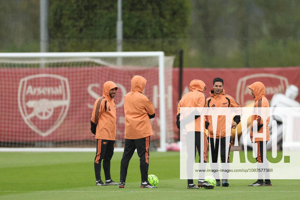 Arsenal Training, Champions League Arsenal manager Mikel Arteta with his coaching team during the Arsenal Training session ahead of the UEFA Champions League Round 1 match v Napoli, at the Arsenal FC Training Centre, London Colney, England on 8 September 2026 Credit: Tiego Grenho Every Second Media Editorial use only. All images are copyright Every Second Media Limited. No images may be reproduced without prior permission.