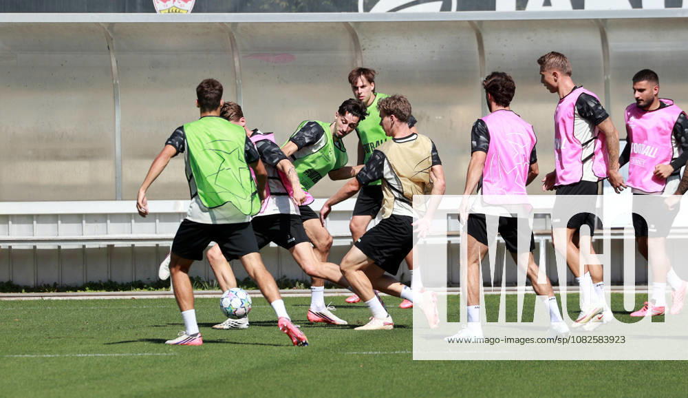 VfB Stuttgart Training Deutschland, Stuttgart, 08.09.2026, Fussball, Bundesliga, Saison 2026 2027, VfB Stuttgart Training: v.l. Atakan Karazor, Yanik Spalt.