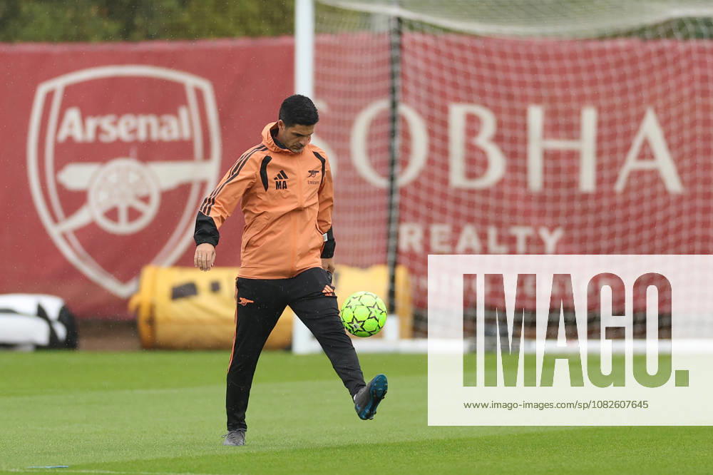 Arsenal Training, Champions League Arsenal manager Mikel Arteta controls a ball during the Arsenal Training session ahead of the UEFA Champions League Round 1 match v Napoli, at the Arsenal FC Training Centre, London Colney, England on 8 September 2026 Credit: Tiego Grenho Every Second Media Editorial use only. All images are copyright Every Second Media Limited. No images may be reproduced without prior permission.