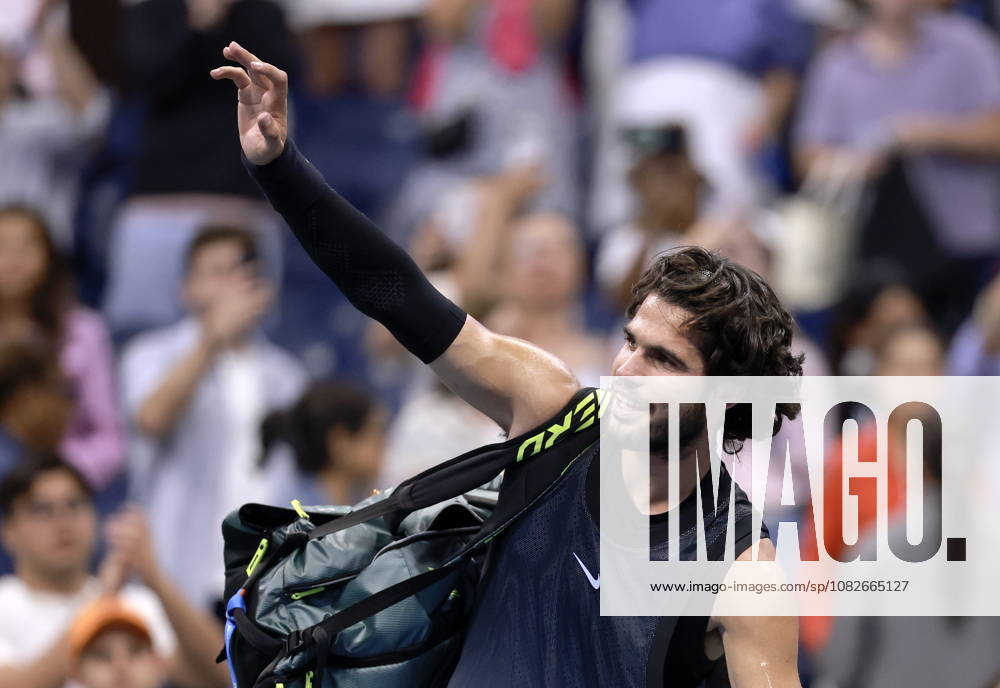 US Open tennis tournament - Day 10 Carlos Alcaraz of Spain gestures after being defeated by Ben Shelton of the USA during the Men s Singles Quarterfinals of the US Open Tennis Championships at the USTA Billie Jean King National Tennis Center in Flushing Meadows, New York, USA, 09 September 2026. The 2026 US Open tournament runs from 23 August through 13 September. FLUSHING MEADOWS NEW YORK United States