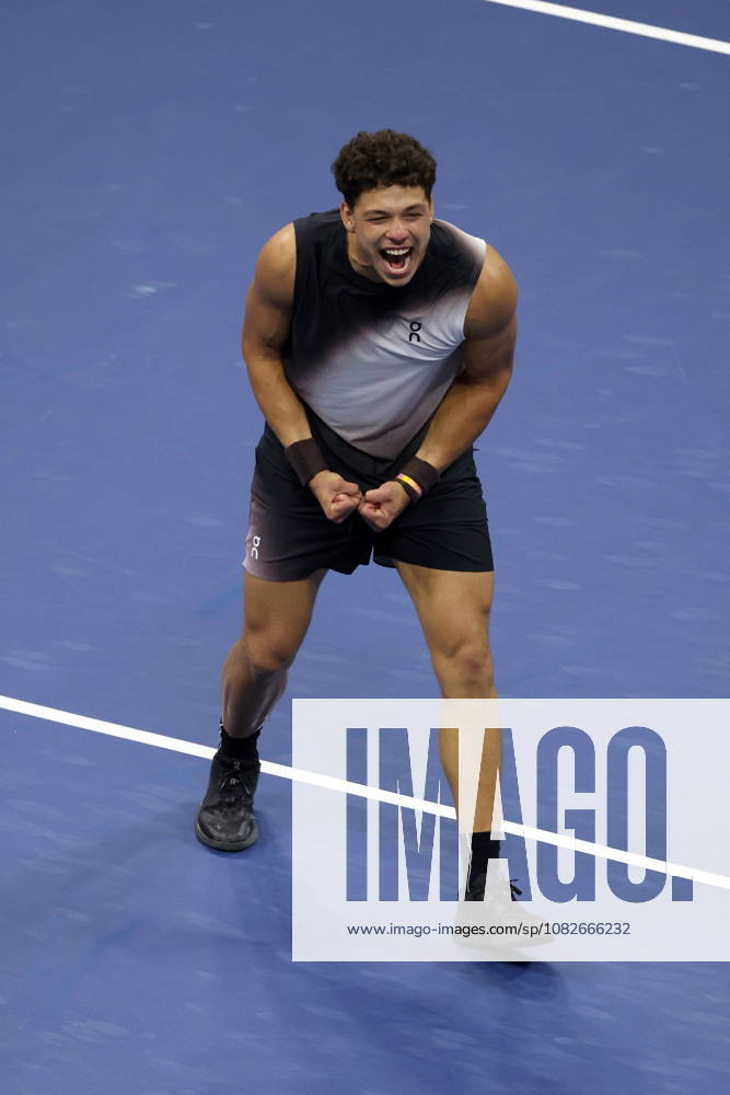 US Open tennis tournament - Day 10 Ben Shelton of the US reacts after defeating Carlos Alcaraz of Spain in the Men s Singles Quarterfinals of the US Open Tennis Championships at the USTA Billie Jean King National Tennis Center in Flushing Meadows, New York, USA, 09 September 2026. The 2026 US Open tournament runs from 23 August through 13 September. FLUSHING MEADOWS NEW YORK United States