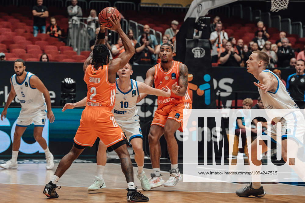 Game Day 2 of the Basketball Eurocup: Niners Chemnitz vs. Klaipedos Neptunas, October 7, 2026, starting at 7:00 p.m., Chemnitz, Chemnitz Arena. In the photo: No. 2 Stefan Smith, No. 10 Elvar Fridkriksson, Game Day 2 of the Basketball Eurocup: Niners Chemnitz vs. Klaipedos Neptunas, Chemnitz, Saxony, Germany