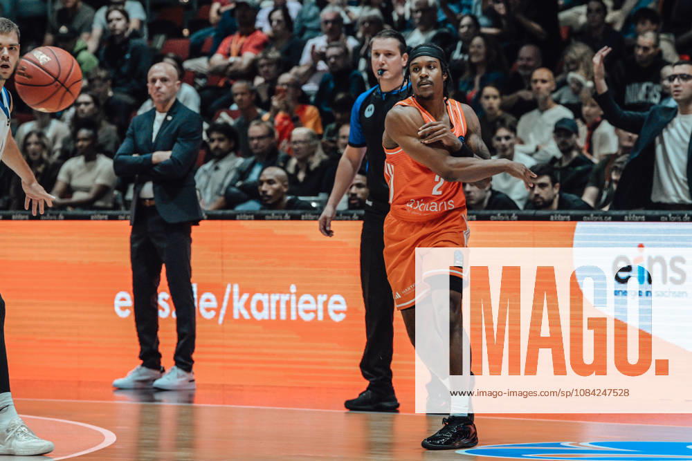 Game Day 2 of the Basketball Eurocup: Niners Chemnitz vs. Klaipedos Neptunas, October 7, 2026, starting at 7:00 p.m., Chemnitz, Chemnitz Arena. In Photo 02: Stefan Smith. Eurocup Basketball Matchday 2: Niners Chemnitz vs. Klaipedos Neptunas. Chemnitz, Saxony, Germany