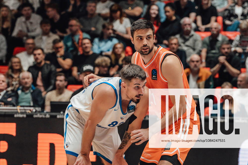 Game Day 2 of the Basketball Eurocup: Niners Chemnitz vs. Klaipedos Neptunas, October 7, 2026, starting at 7:00 p.m., Chemnitz, Chemnitz Arena. Pictured: No. 21 Mateo Seric, 88 Lukas Kreismontas, Matchday 2 of the Basketball Eurocup: Niners Chemnitz vs. Klaipedos Neptunas, Chemnitz, Saxony, Germany