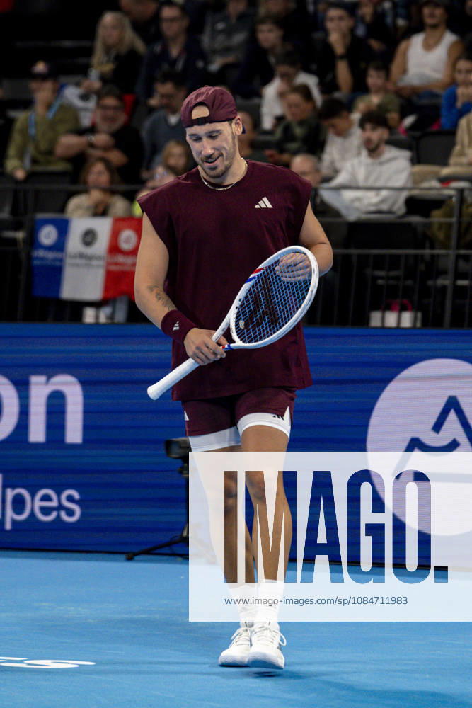 TENNIS : ATP, Tennis Herren 250 - Grand Tennis AURA - Decines (France) 18 10 2026 Kyrian JACQUET (FRA) vs Sascha GUEYMARD WAYENBURG (FRA) during the qualifying tournament of the Auvergne Rhône-Alpes Grand Prix at the LDLC Arena in Décines on October 18, 2026. Photo Sandrine Thesillat PsNewZ