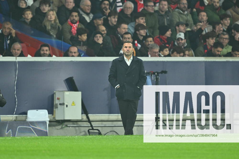 Lille LOSC v Galatasaray - UEFA Champions League LILLE, FRANCE - OCTOBER 21: Head coach Okan Buruk of Galatasaray follows the UEFA Champions League first round day 3 football match between Lille LOSC and Galatasaray at the Pierre Mauroy Stadium in Villeneuve-d Ascq, northern France on October 21, 2026. Mustafa Yalcin Anadolu Lille France. Editorial use only. Please get in touch for any other usage.