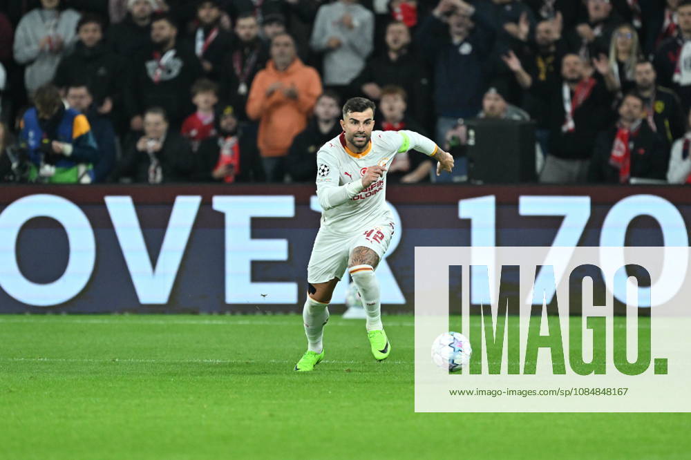 Lille v Galatasaray - UEFA Champions League LILLE, FRANCE - OCTOBER 21: Abdulkerim Bardakci of Galatasaray in action during UEFA Champions League match between Lille and Galatasaray at Stade Pierre-Mauroy (Pierre Mauroy Stadium) in Lille, France on October 21, 2026. Esra Okumus Anadolu Lille France. Editorial use only. Please get in touch for any other usage.