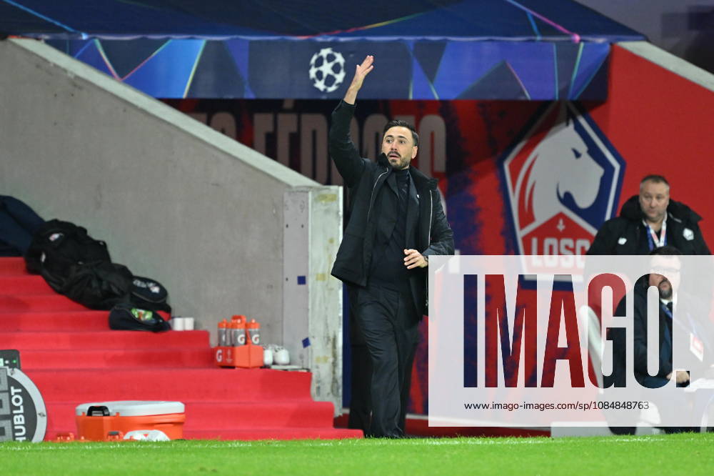 Lille LOSC v Galatasaray - UEFA Champions League LILLE, FRANCE - OCTOBER 21: Head Coach of Lille Davide Ancelotti gives tactics during UEFA Champions League match between Lille and Galatasaray at Stade Pierre-Mauroy (Pierre Mauroy Stadium) in Lille, France on October 21, 2026. Mustafa Yalcin Anadolu Lille France. Editorial use only. Please get in touch for any other usage.