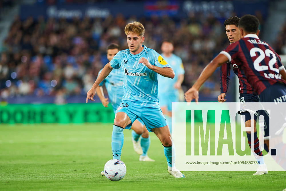 Robert Navarro (Athletic Club) during the LaLiga EA Sports match between Levante UD and Athletic Club at Estadi Ciutat de València on October 21, 2026 in Valencia, Spain. -