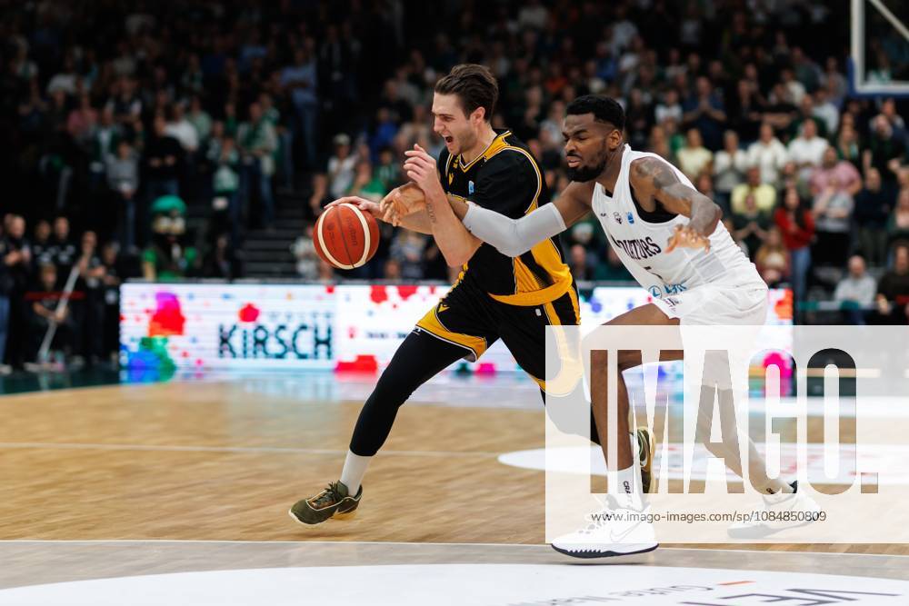 Darko Bajo (KK Croatia Split) im Zweikampf mit Terrell Harris (Gladiators Trier), Aktion Action Vet Concept Gladiators Trier vs KK Split, Basketball, FIBA Europe Cup, 3. Spieltag, Saison 2026 2027, 21.10.2026 Vet Concept Gladiators Trier vs KK Split, Basketball, FIBA Europe Cup, 3. Spieltag, Saison 2026 2027