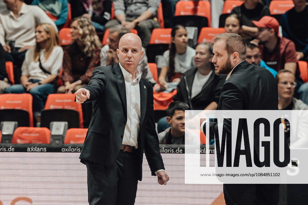 Game Day 4 of the Basketball Eurocup: Niners Chemnitz vs. Slask Wroclaw, October 21, 2026, starting at 7:00 p.m., Chemnitz, Chemnitz Arena. Pictured: Head Coach Danny Franco. Matchday 4 of the Basketball Eurocup: Niners Chemnitz vs. Slask Wroclaw, Chemnitz, Saxony, Germany