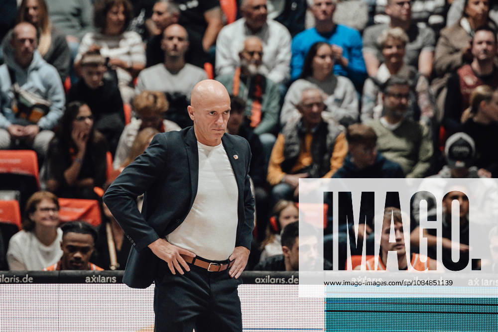 Game Day 4 of the Basketball Eurocup: Niners Chemnitz vs. Slask Wroclaw, October 21, 2026, starting at 7:00 p.m., Chemnitz, Chemnitz Arena. Pictured: Head Coach Rodrigo Pastore. Matchday 4 of the Basketball Eurocup: Niners Chemnitz vs. Slask Wroclaw, Chemnitz, Saxony, Germany