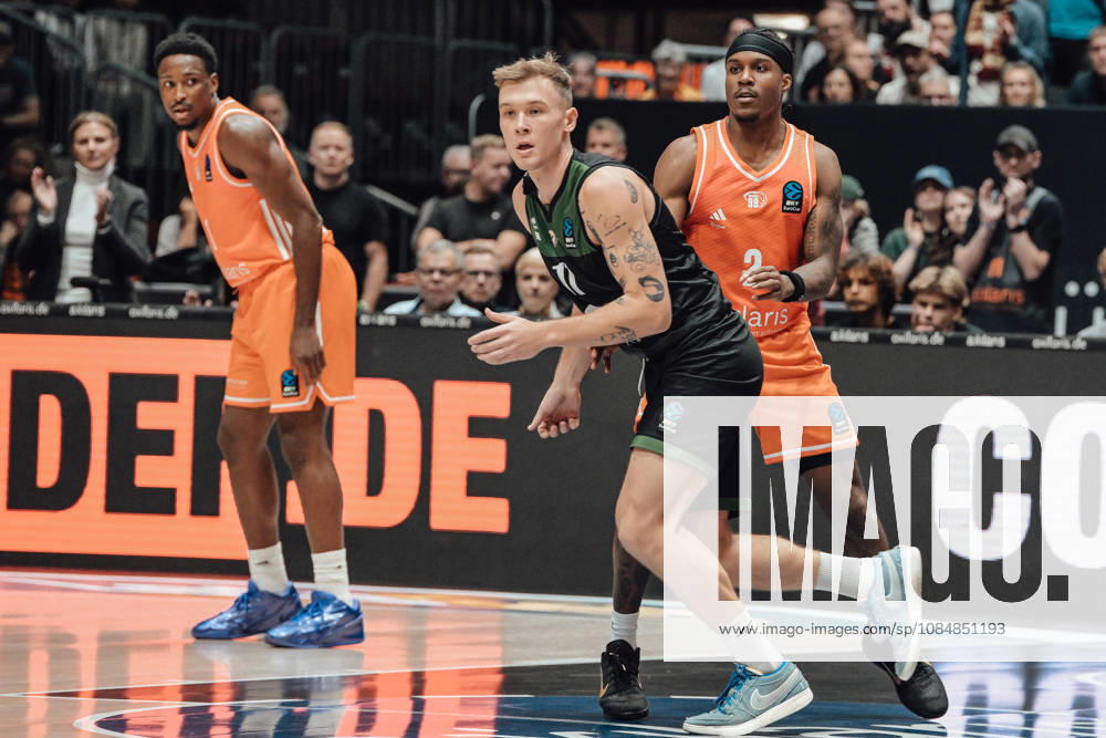 Game Day 4 of the Basketball Eurocup: Niners Chemnitz vs. Slask Wroclaw, October 21, 2026, starting at 7:00 p.m., Chemnitz, Chemnitz Arena. In Photo 02: Stefan Smith, 11 Blazej Kulikowski, Matchday 4 of the Basketball Eurocup: Niners Chemnitz vs. Slask Wroclaw, Chemnitz, Saxony, Germany