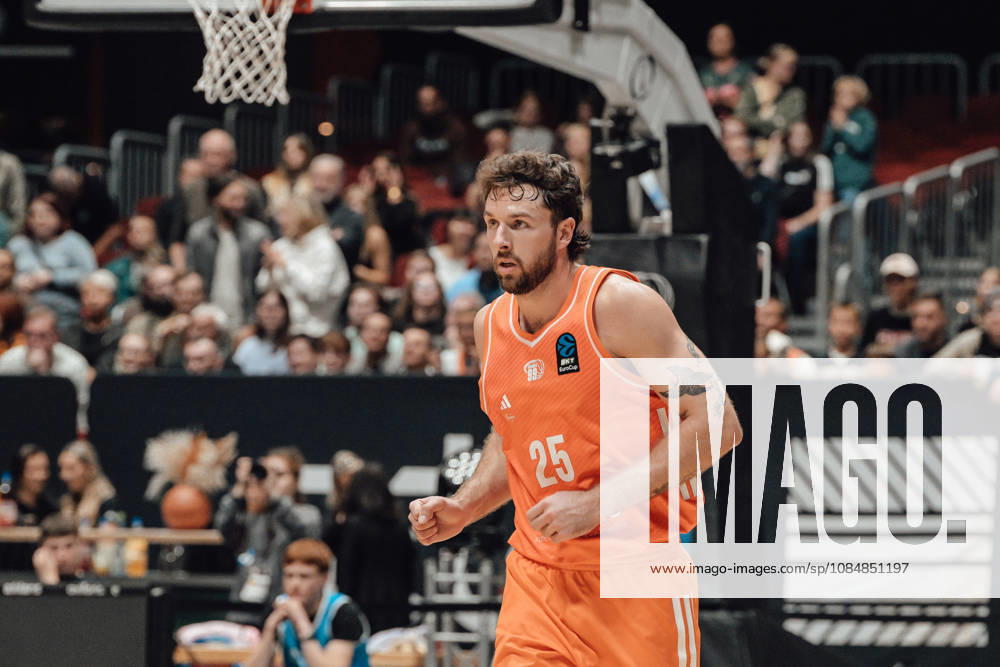 Game Day 4 of the Basketball Eurocup: Niners Chemnitz vs. Slask Wroclaw, October 21, 2026, starting at 7:00 p.m., Chemnitz, Chemnitz Arena. Pictured: No. 25 Ben Burnham. Game Day 4 of the Basketball Eurocup: Niners Chemnitz vs. Slask Wroclaw, Chemnitz, Saxony, Germany