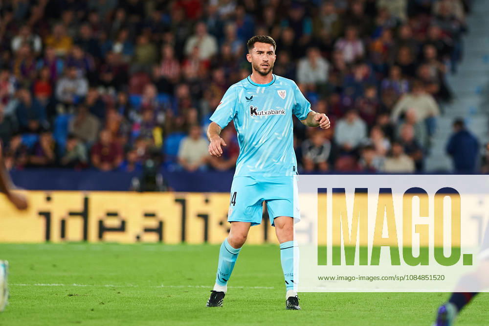 Aymeric Laporte (Athletic Club) during the LaLiga EA Sports match between Levante UD and Athletic Club at Estadi Ciutat de València on October 21, 2026 in Valencia, Spain. -