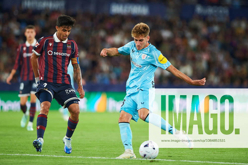 Robert Navarro (Athletic Club) during the LaLiga EA Sports match between Levante UD and Athletic Club at Estadi Ciutat de València on October 21, 2026 in Valencia, Spain. -