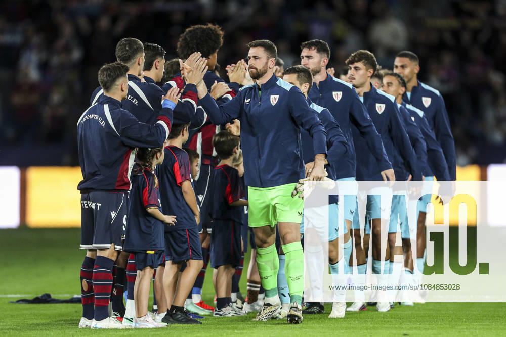 Unai Simon of Athletic Club gestures during the Spanish league, LaLiga EA Sports, football match played between Levante UD and Athletic Club at Ciutat de Valencia stadium on October 21, 2026, in Valencia, Spain. Levante UD V Athletic Club - LaLiga EA Sports - ZUMAa181 20261021_zaa_a181_028