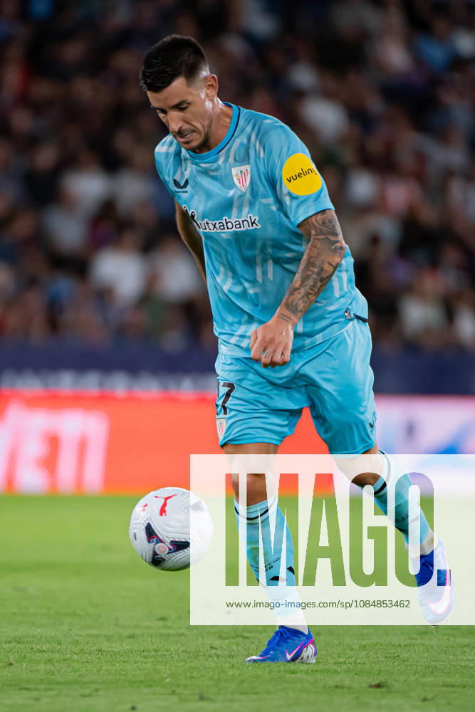 YURI BERCHICHE IZETA of Athletic Club in action during the LaLiga EA Sports, match between Levante UD and Athletic Club at Ciutat de Valencia stadium Valencia Spain - ZUMAs385 20261021_zsp_s385_028